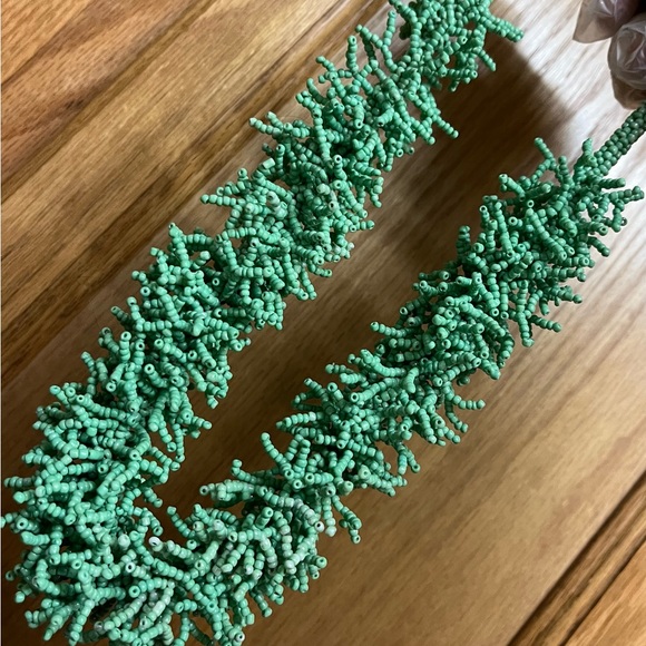 Assorted Beaded Jewelry Collection - Picture 6 of 8